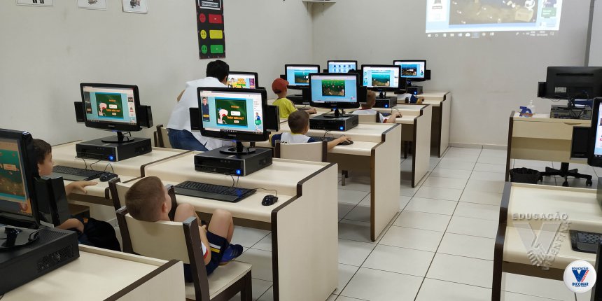 Aulas no Laboratório de Informática VESPERTINO: Aula Meios de